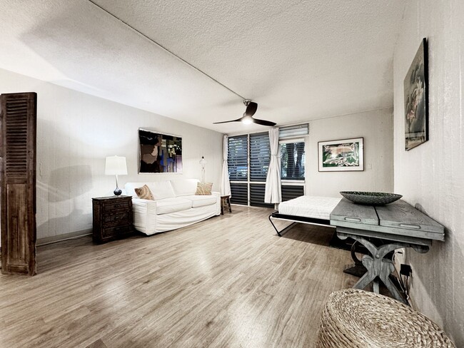 Building Photo - Pet Friendly Gold Coast Condo Fronting the...