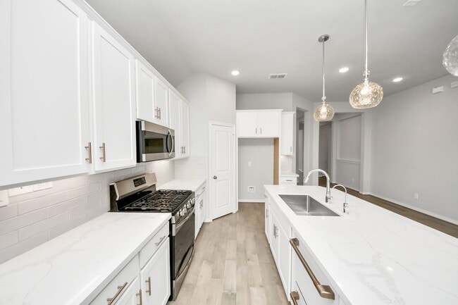 Building Photo - 9019 Emerald Cane Dr