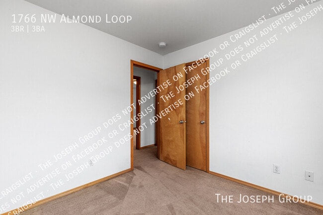 Building Photo - 1766 NW Almond Loop