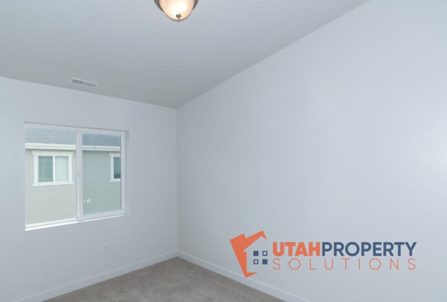 Building Photo - 1108 Emerald Pools Ln