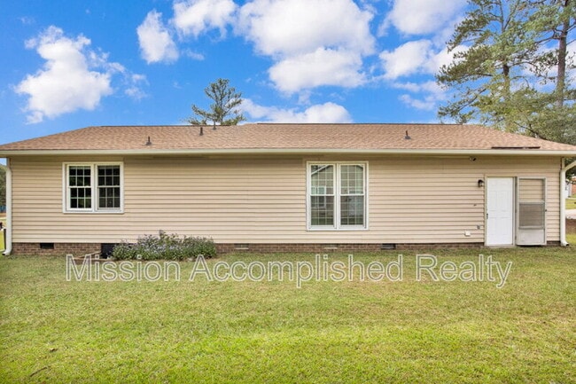 Building Photo - 3304 Redfox Rd