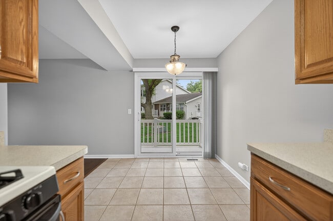 Building Photo - 212 Amherst Ct