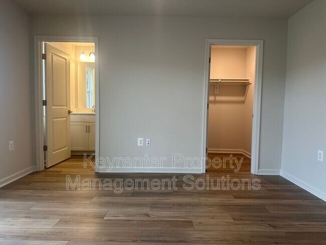 Building Photo - 121 Gibraltar Dr