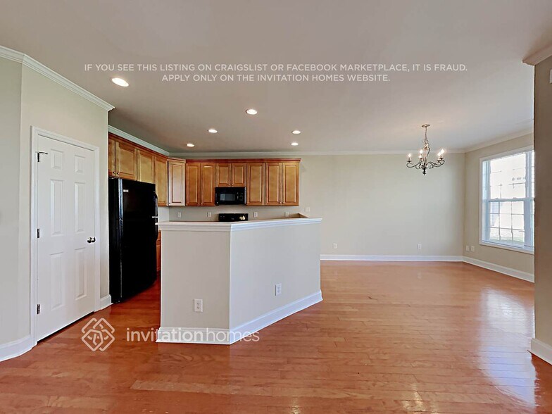Building Photo - 1410 Nicklaus Dr
