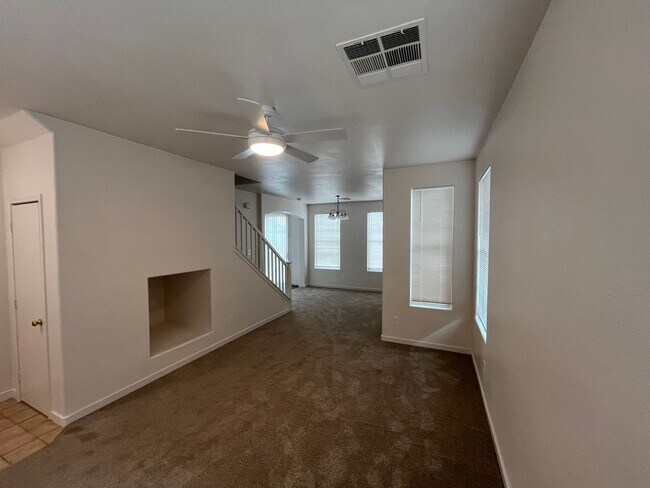 Building Photo - Beautiful home ready for rent