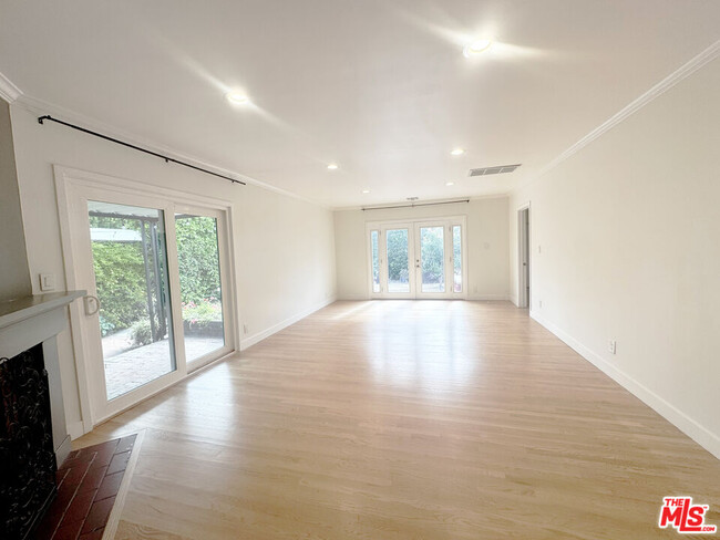 Building Photo - 5460 Burnet Ave