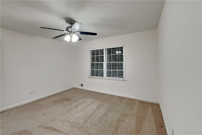 Building Photo - 3350 Turtle Lake Club Dr SE