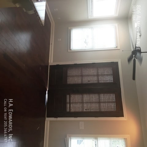 Building Photo - 806 Almon Ave