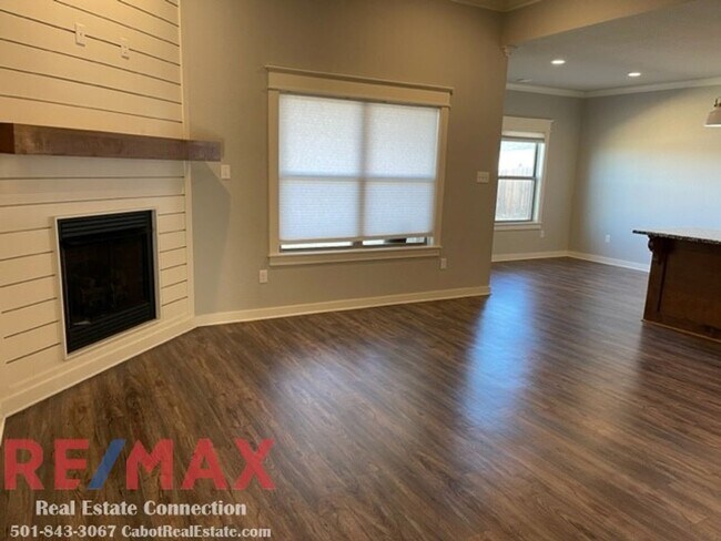 Building Photo - Sorry No Smoking and No Pets Permitted