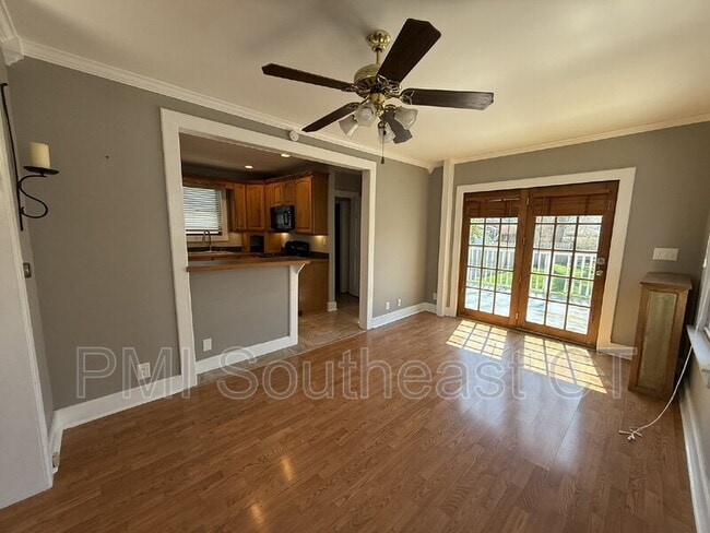 Building Photo - 86 School St