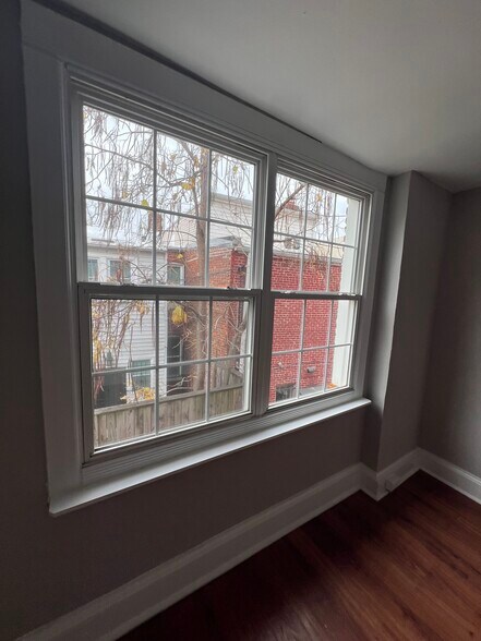 Building Photo - 45 Todd Pl NE