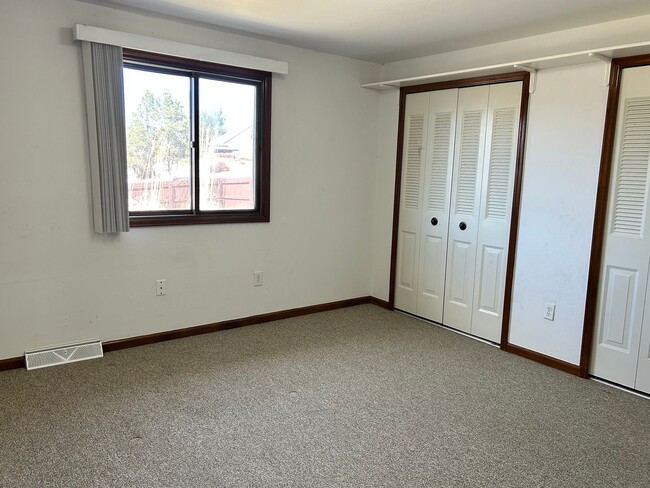 Building Photo - Two Bedroom Available For Rent In Longmont...