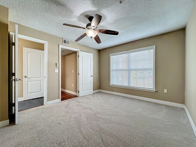 Building Photo - 2065 Dixie Belle Dr