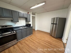 Building Photo - Spacious 3BR/1BA unit available Now.   New...