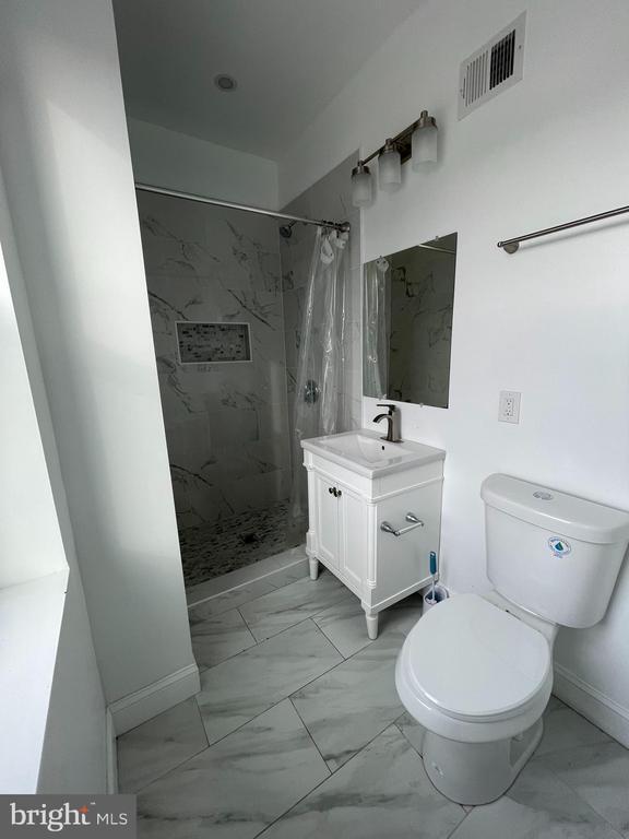 Building Photo - 1950 Mosher St