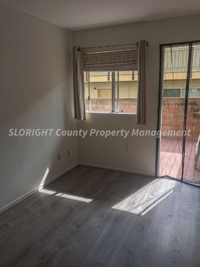 Building Photo - AVAILABLE NOW - 2 Bedroom plus den and loft / 2 Bathroom Condo on East Foothill in SLO