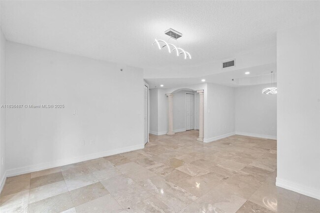 Building Photo - 101 Sidonia Ave
