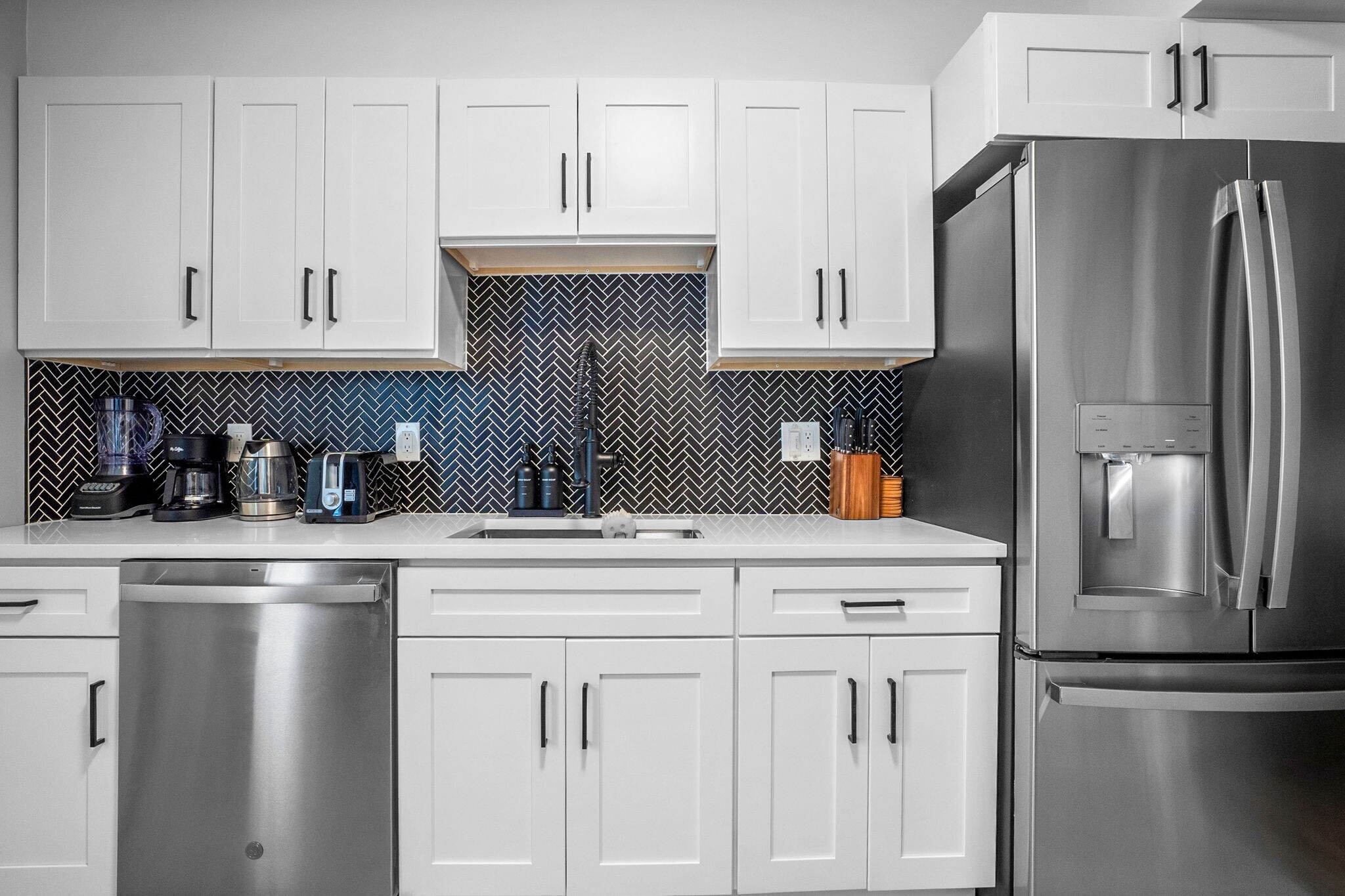 Building Photo - 1212 Broadway