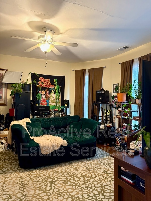 Building Photo - 3701 Colonial Ave