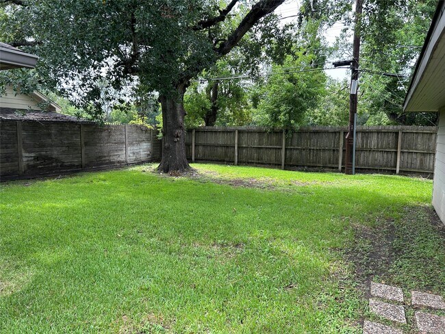 Building Photo - 5251 Lymbar Dr