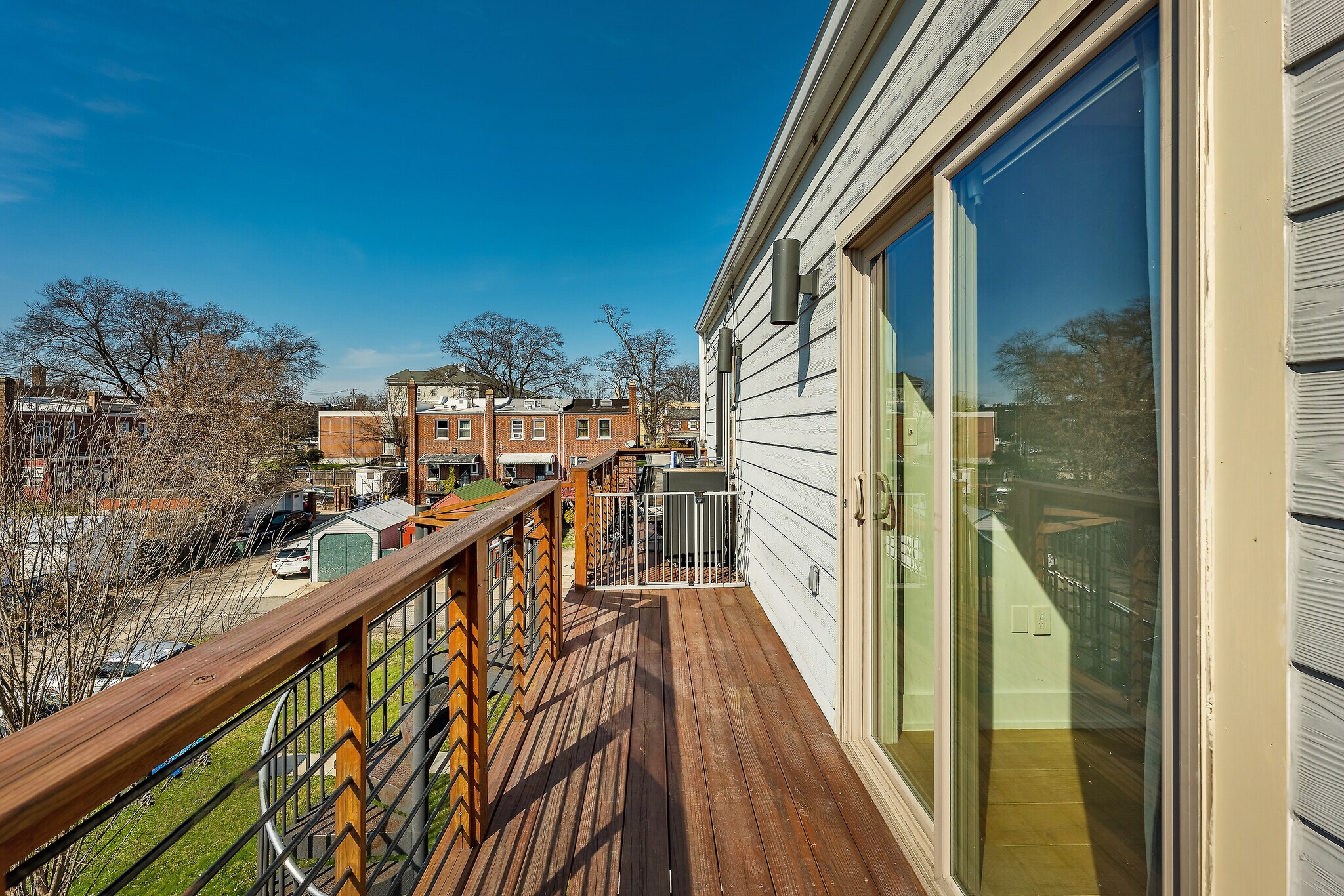 Building Photo - 5110 Fort Totten Dr NE