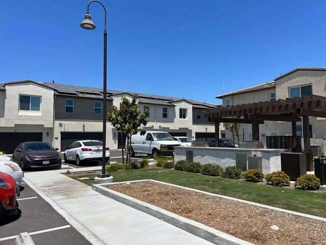 Building Photo - 54 Harmony Dr