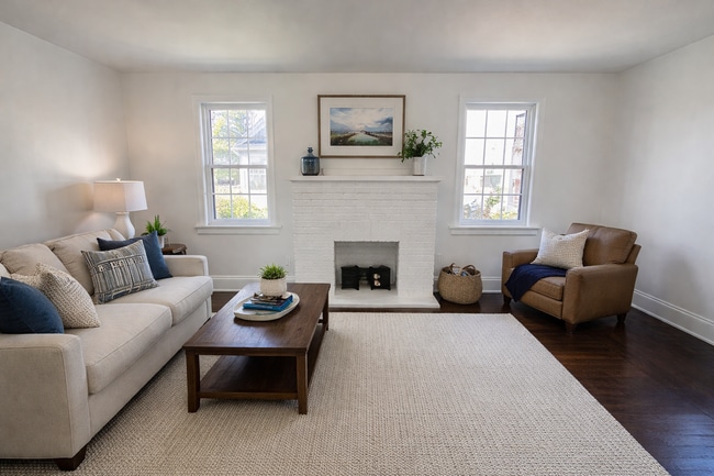 Building Photo - Bright 2BR / 2 Bath Bungalow Near Parks & Transit