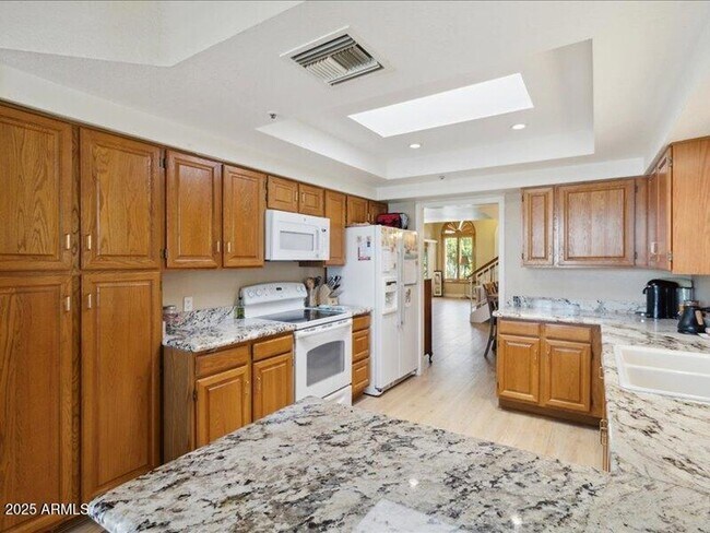 Building Photo - 10563 E Carol Ave