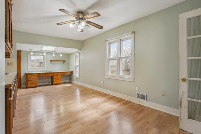 Building Photo - 34 Spring St