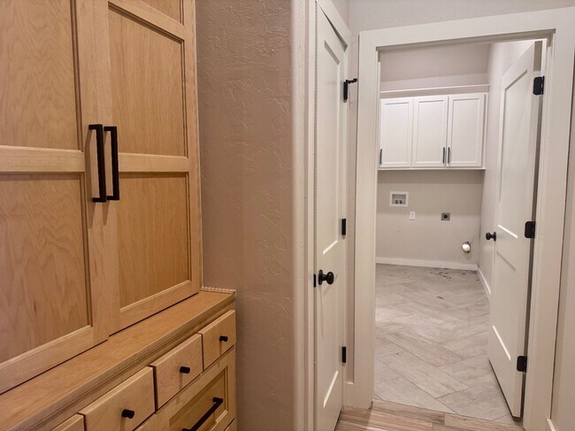 Building Photo - 1308 Lemon Ranch Rd