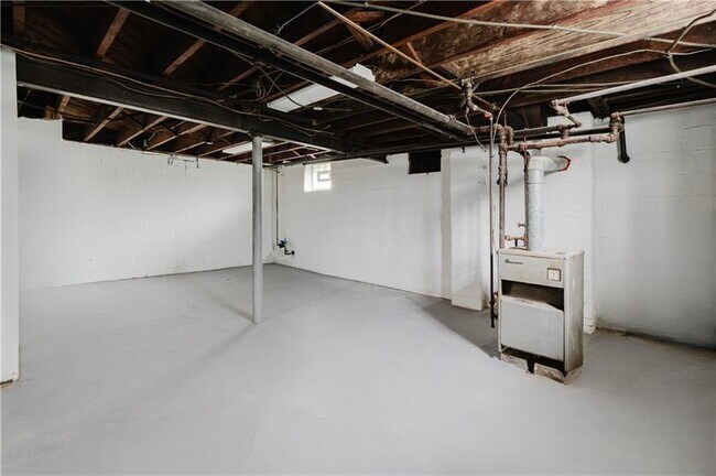Building Photo - 2651 Pioneer Ave