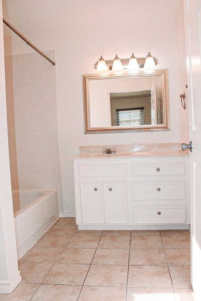 Building Photo - 2118 Avenue M