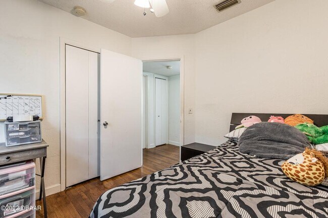 Building Photo - 1509 3rd St