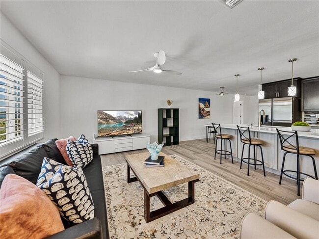 Building Photo - 7125 Shore Dr S