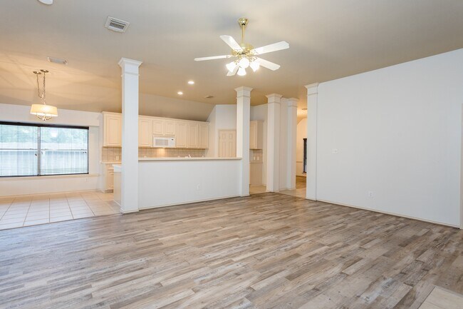 Building Photo - 4839 Taylor Lake Ct