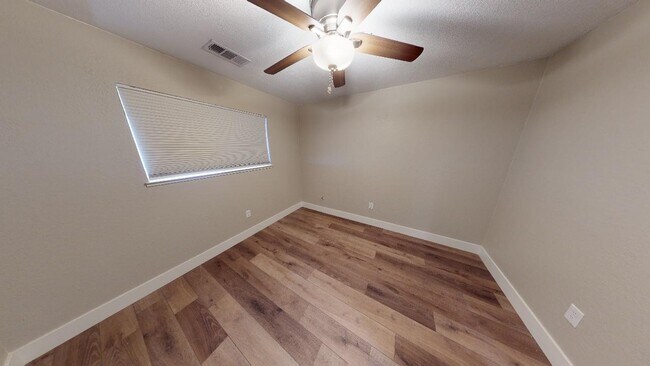 Building Photo - 1713 El Paseo Dr