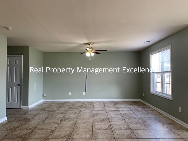 Building Photo - Lovely 2 Story Home In Raleigh, Available December 15th!