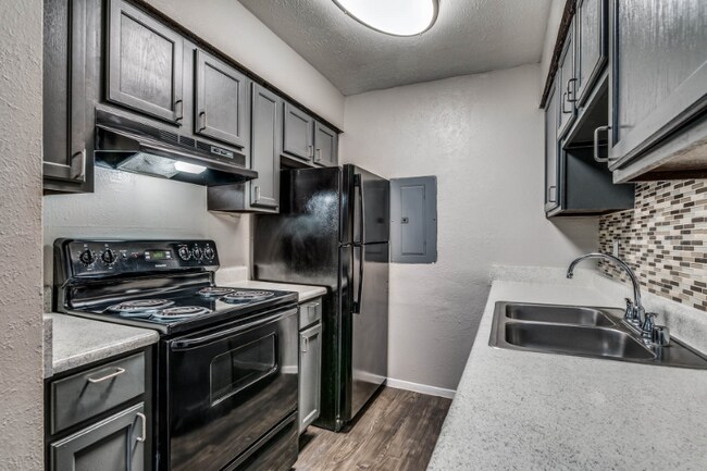 Building Photo - 834 Timberlake Dr