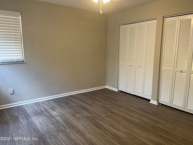 Building Photo - 654 Wells Landing Dr