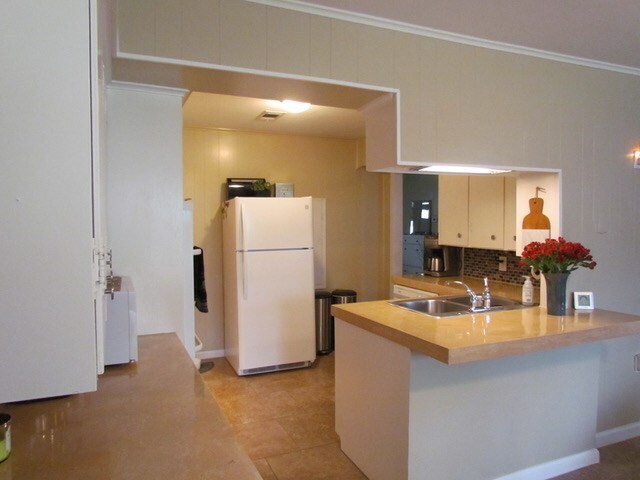 Building Photo - 1709 Gardenia Dr