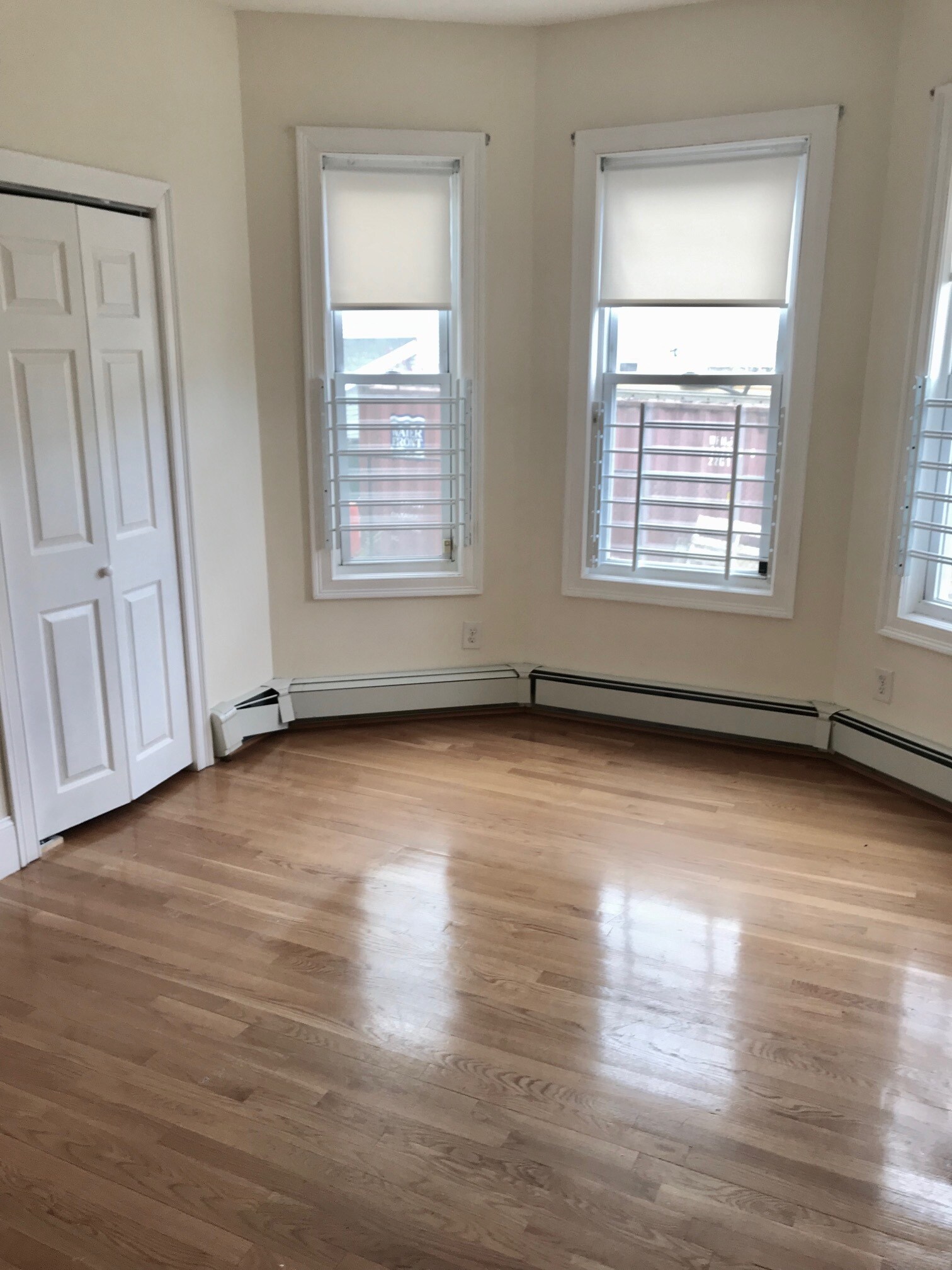 Building Photo - 14 Schiller St