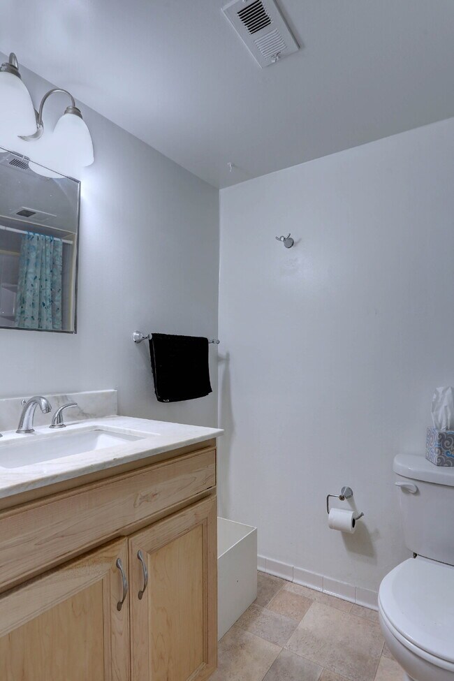 Building Photo - 1BD/1BA - Great Condo in Columbia