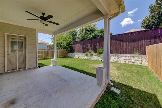 Building Photo - 15610 Ellinger Dr