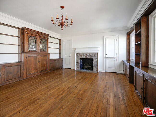 Building Photo - 13161 Addison St