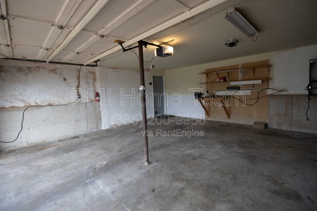 Building Photo - 1312 Roger Cir