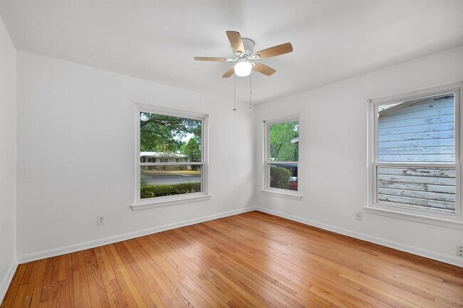 Building Photo - 430 Beryl Dr