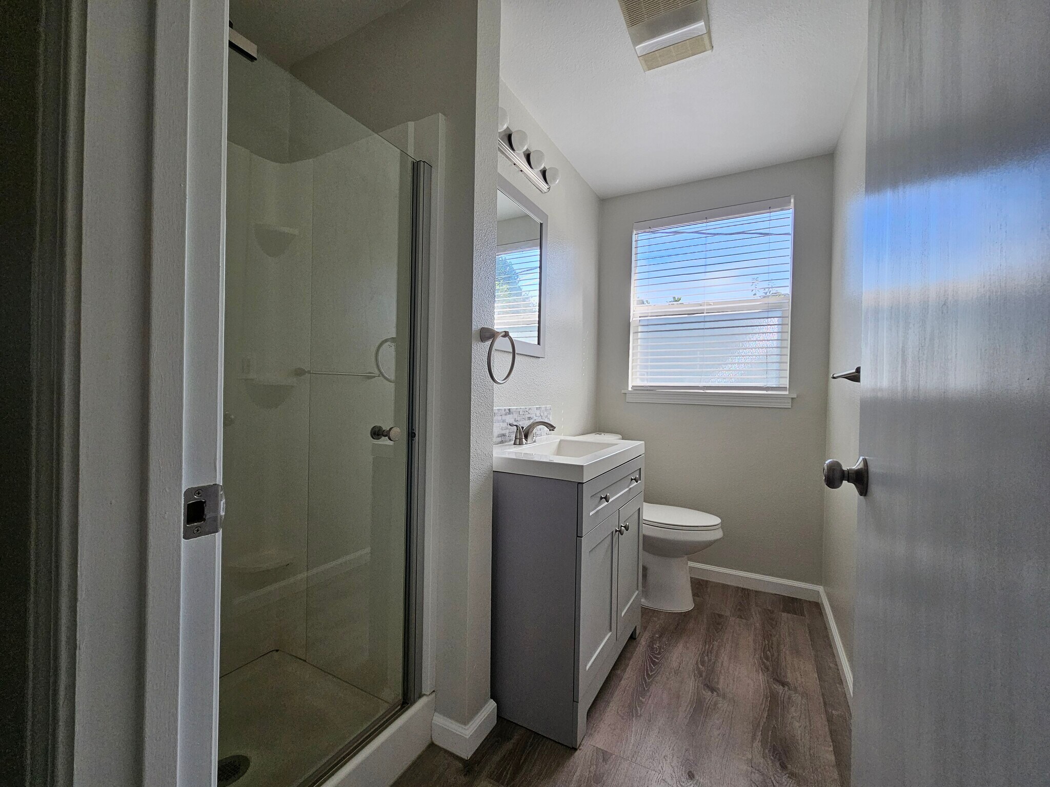 Bathroom - 3220 SE Rockwood St