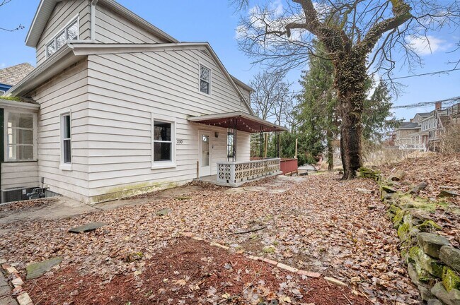 Building Photo - 230 N Balph Ave