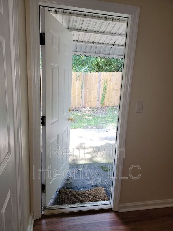 Building Photo - 1350 Castelnau Ct