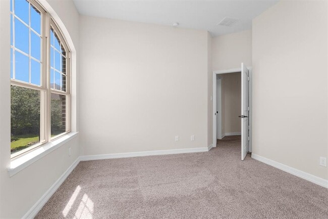 Building Photo - 24015 Richglen Court